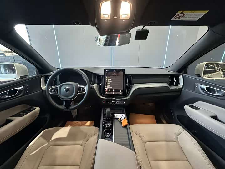 Фото 9 - Volvo XC60