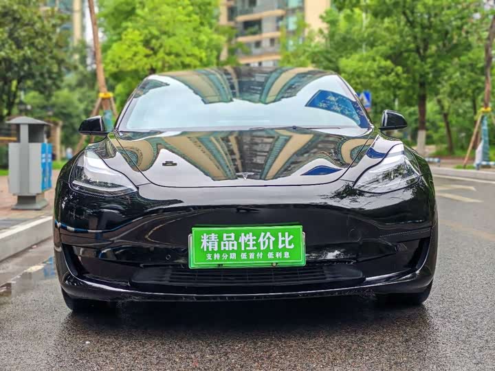 Фото 2 - Tesla Model 3