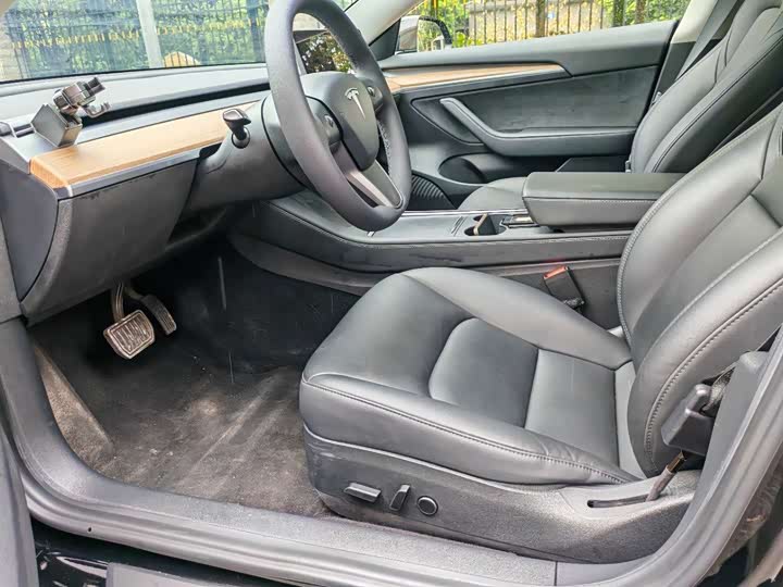 Фото 7 - Tesla Model 3