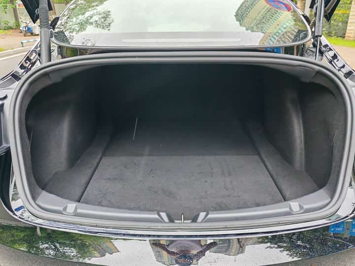 Фото 9 - Tesla Model 3