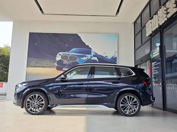 Фото 2 - BMW X1