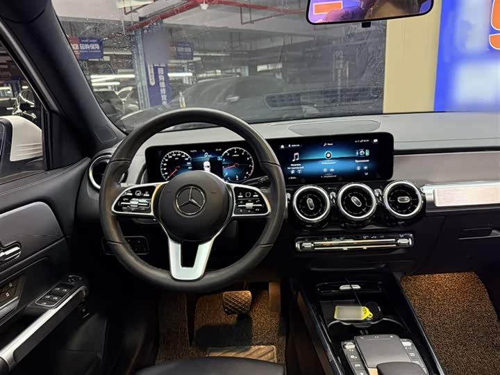 Фото 2 - Mercedes-Benz GLB-Class