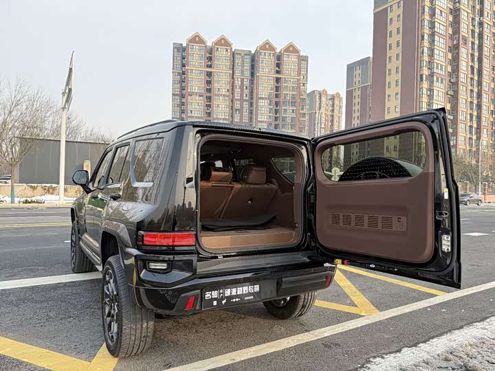 Фото 9 - Tank 700 Hybrid