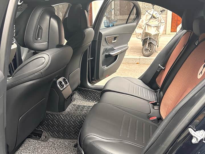 Фото 7 - Mercedes-Benz C-Class