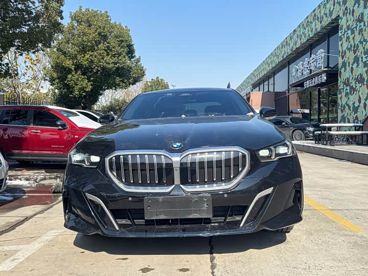 Фото 2 - BMW 5 Series