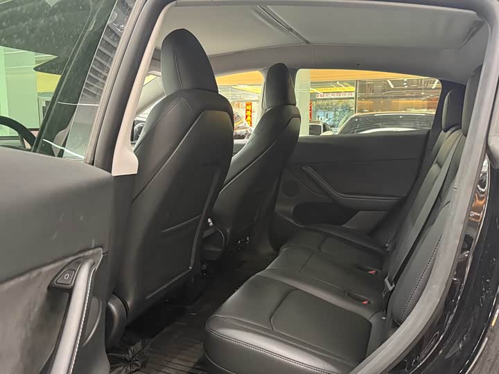 Фото 4 - Tesla Model Y