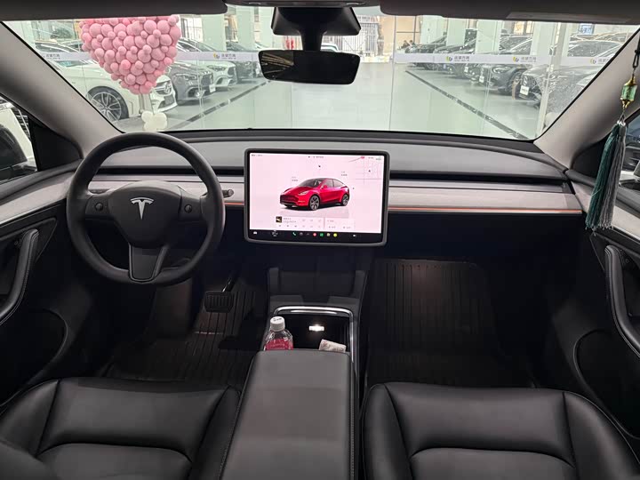 Фото 6 - Tesla Model Y
