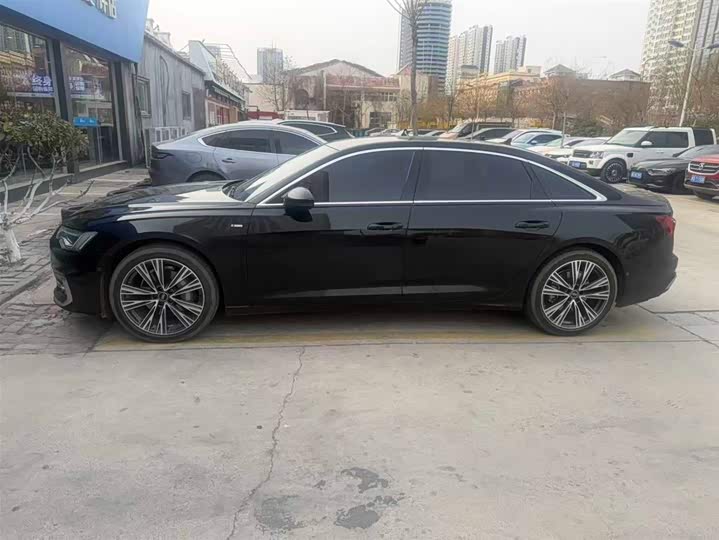 Фото 3 - Audi A6L