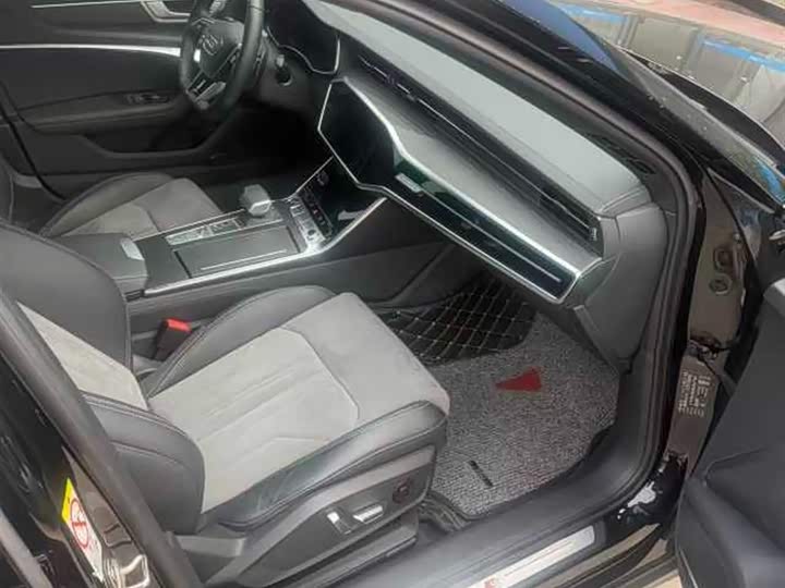 Фото 5 - Audi A6L