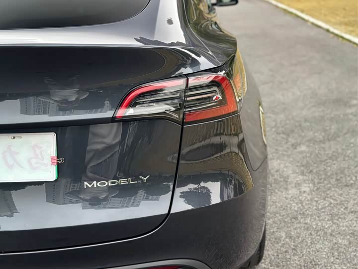 Фото 8 - Tesla Model Y