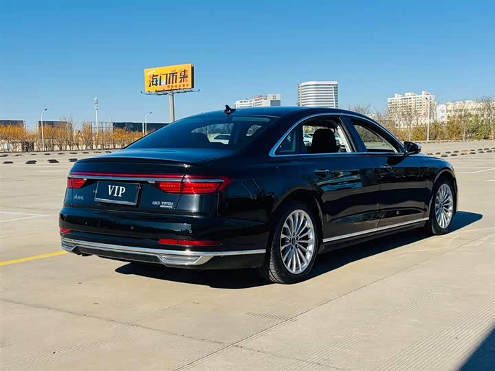 Фото 6 - Audi A8