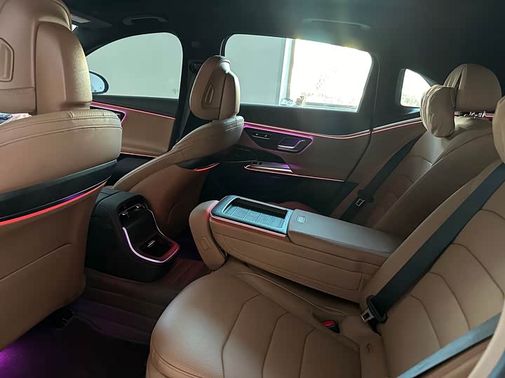 Фото 8 - Mercedes-Benz E-Class Hybrid