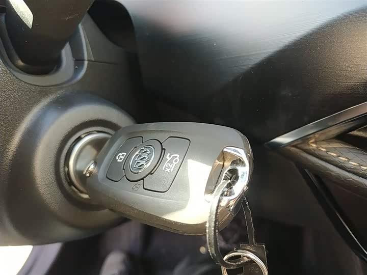 Фото 9 - Buick Verano