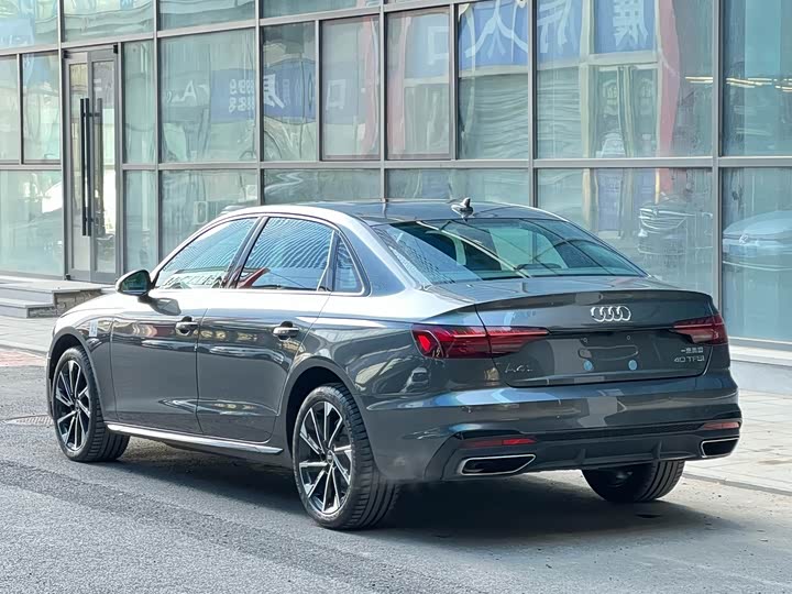 Фото 3 - Audi A4L