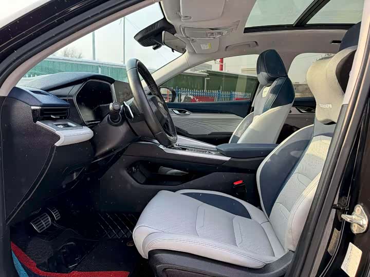 Фото 4 - Geely Preface