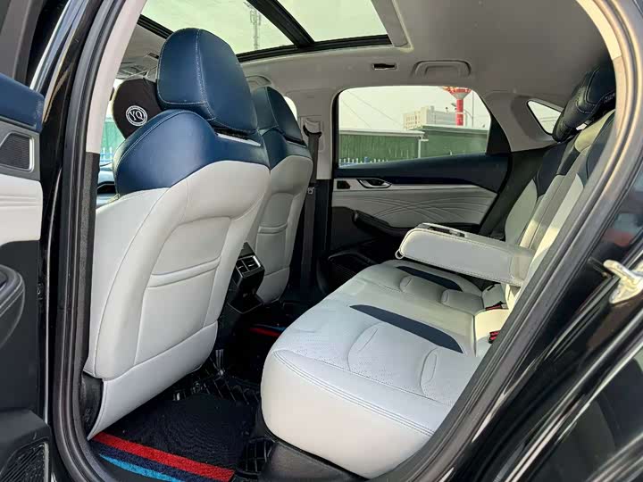 Фото 6 - Geely Preface