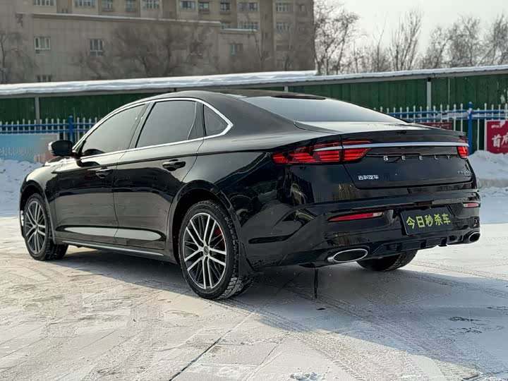 Фото 7 - Geely Preface