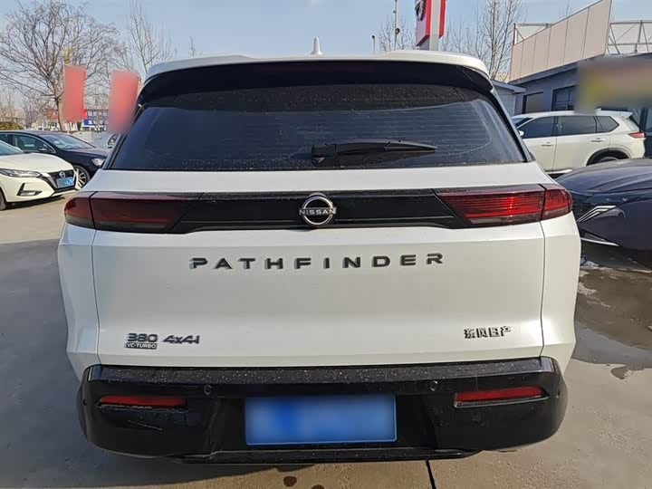 Фото 6 - Nissan Pathfinder