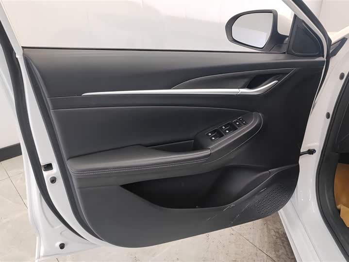 Фото 7 - Changan Eado Plus