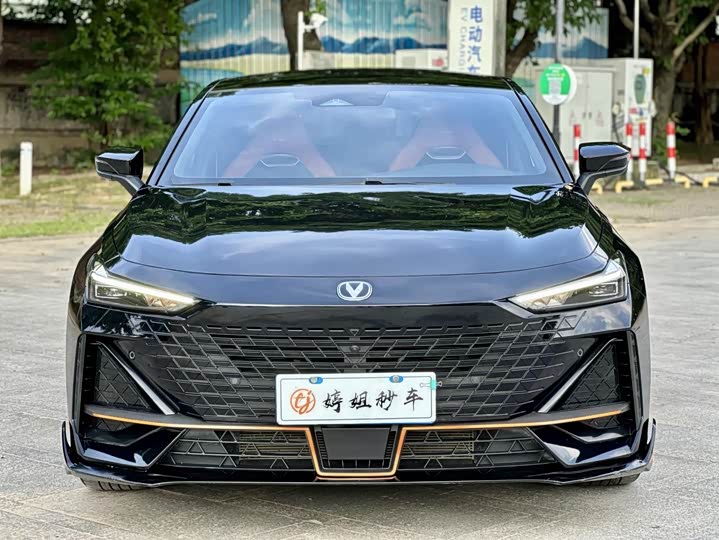Фото 2 - Changan UNI-V