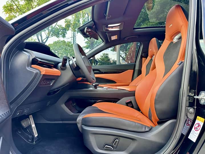 Фото 4 - Changan UNI-V