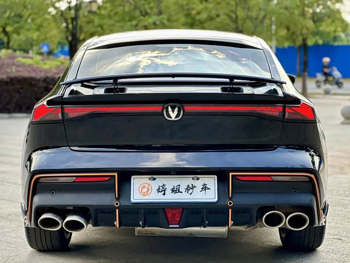 Фото 8 - Changan UNI-V