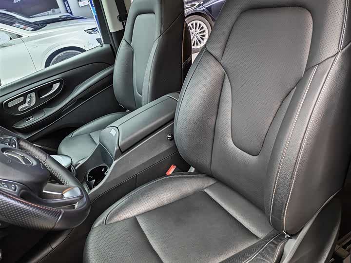 Фото 6 - Mercedes-Benz V-Class