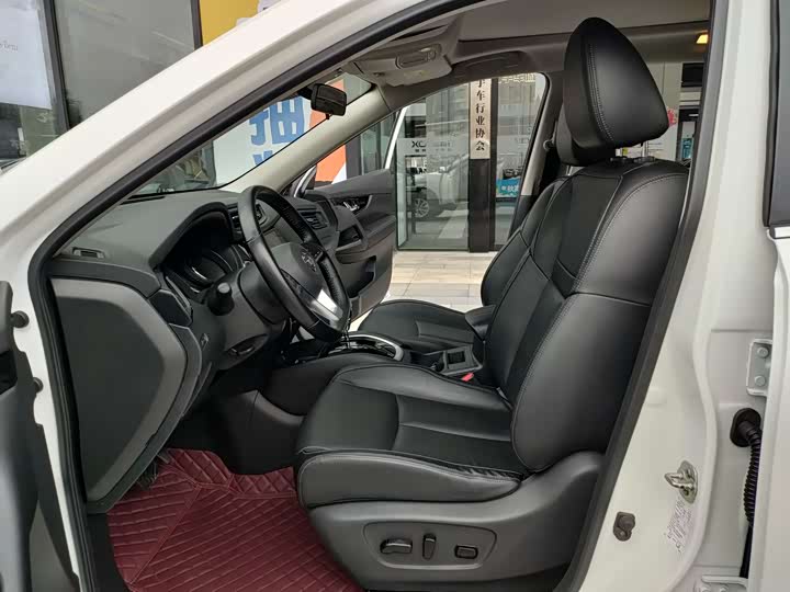 Фото 8 - Nissan X-Trail