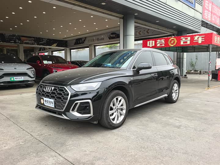 Фото 1 - Audi Q5L