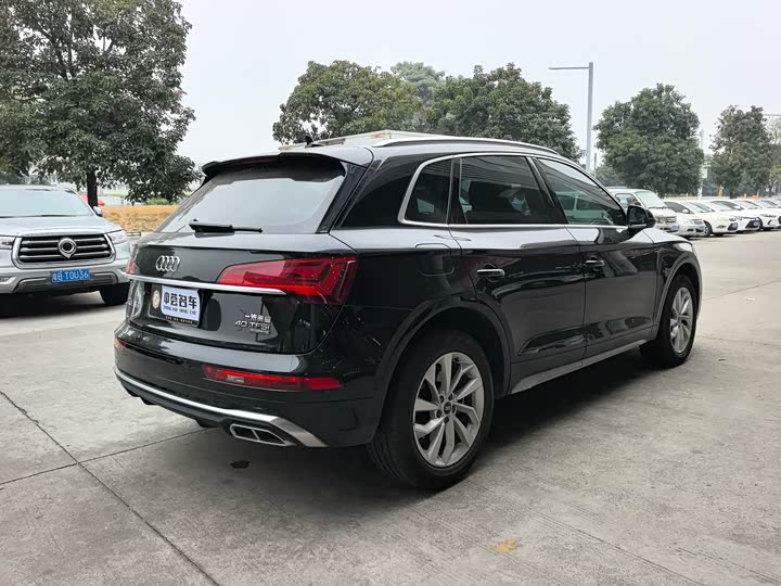 Фото 2 - Audi Q5L