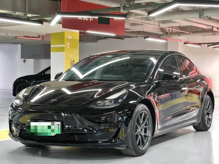 Фото 1 - Tesla Model 3