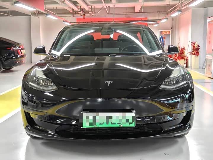 Фото 2 - Tesla Model 3