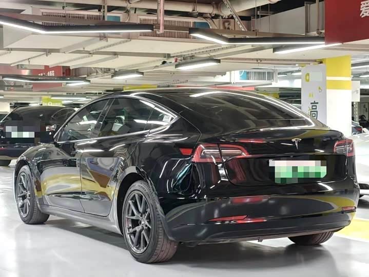 Фото 7 - Tesla Model 3