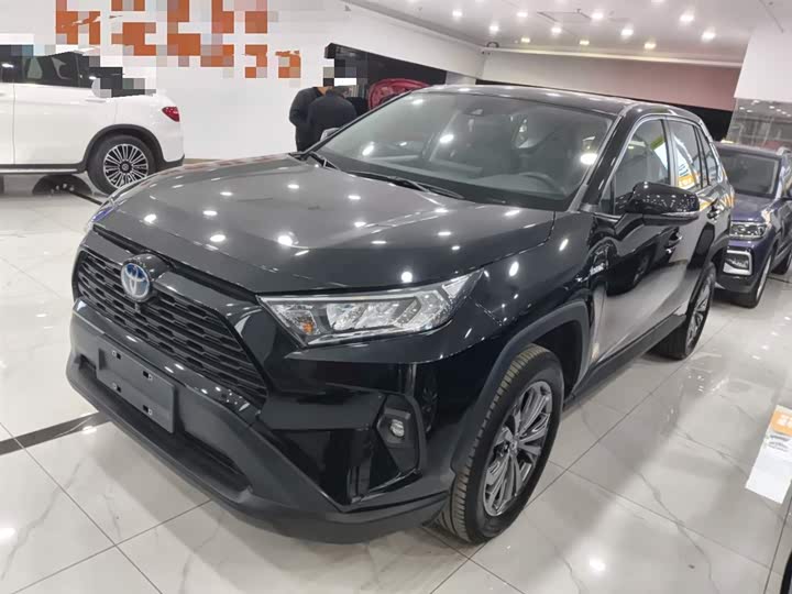 Фото 1 - Toyota RAV4