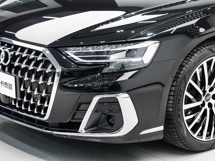 Фото 8 - Audi A8