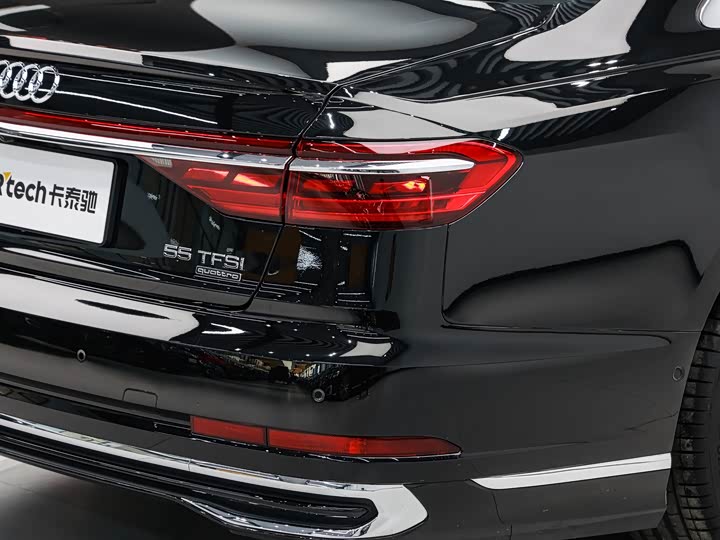 Фото 9 - Audi A8