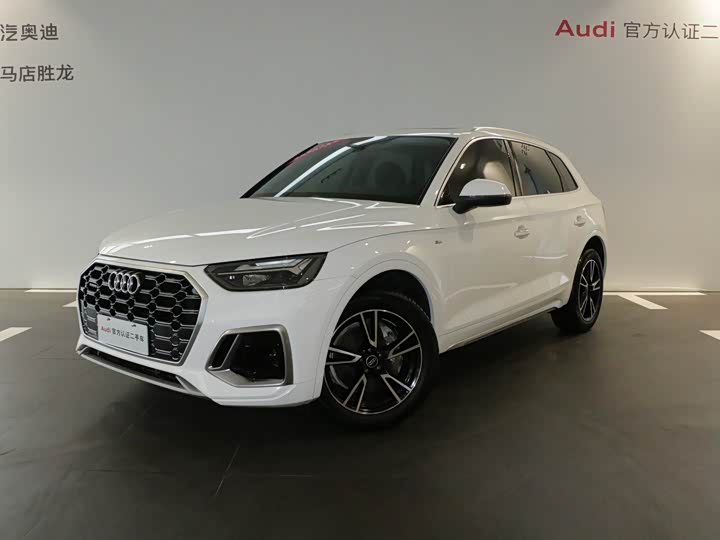 Фото 1 - Audi Q5L