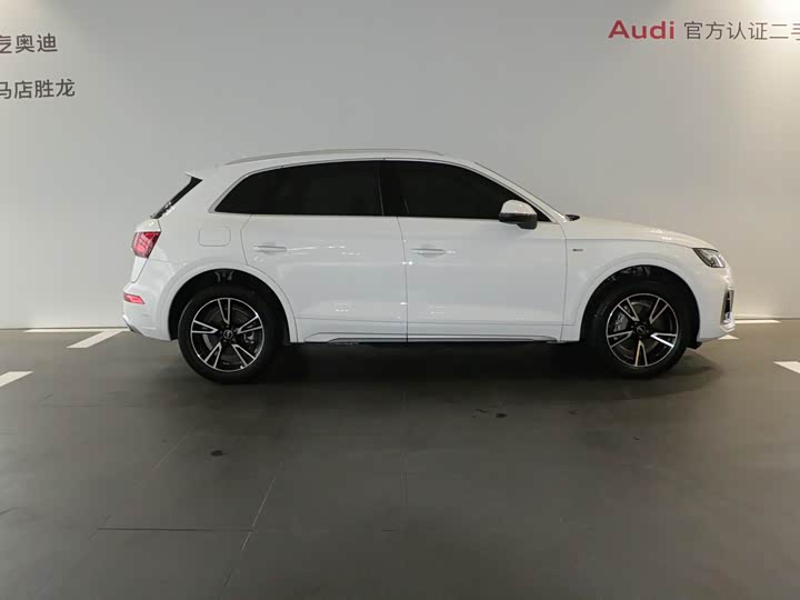 Фото 3 - Audi Q5L