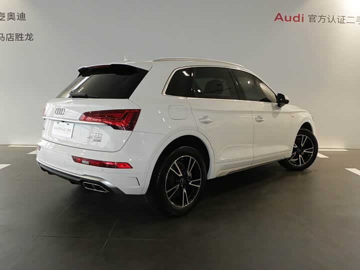 Фото 4 - Audi Q5L