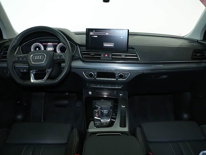 Фото 6 - Audi Q5L