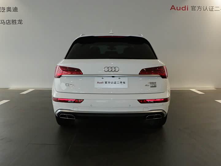 Фото 8 - Audi Q5L