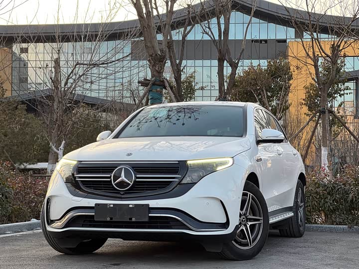 Фото 1 - Mercedes-Benz EQC