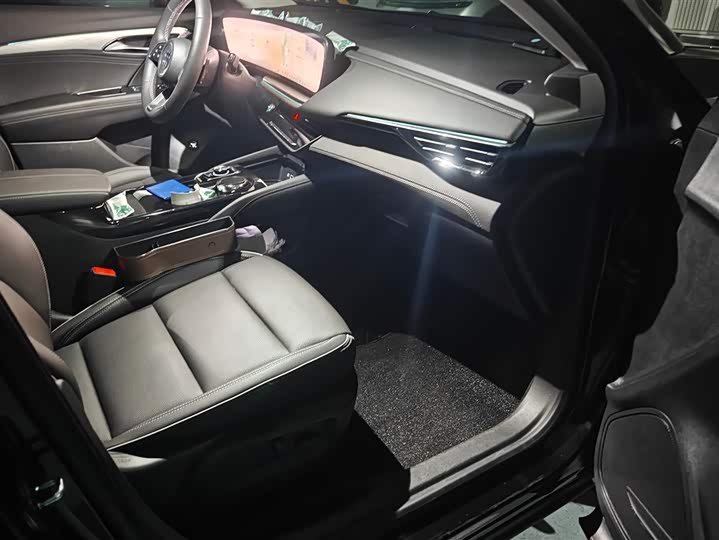 Фото 8 - Buick Envision Plus