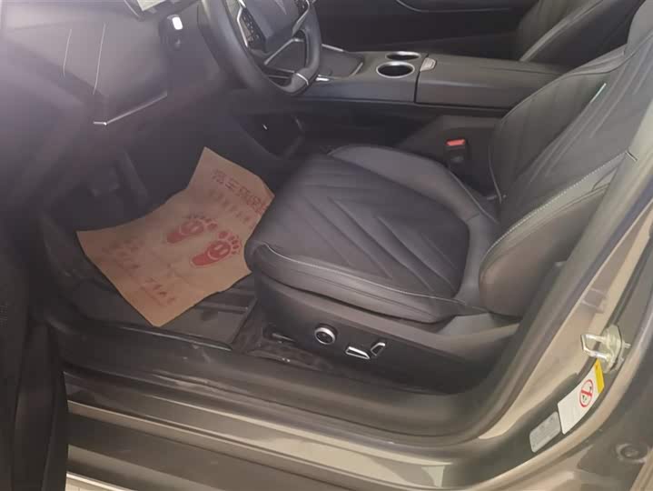 Фото 9 - Changan Deepal SL03