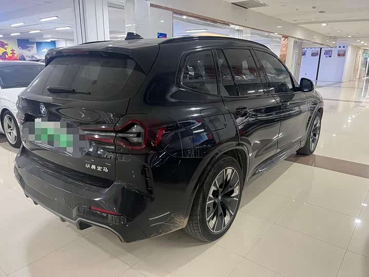 Фото 8 - BMW iX3