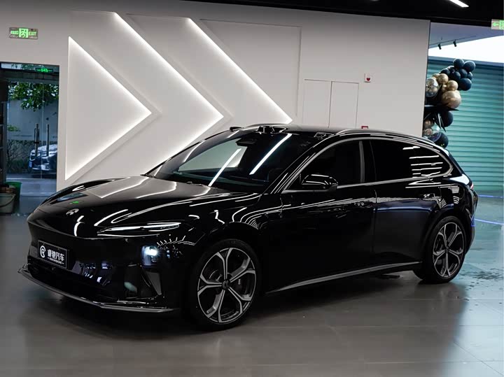 Фото 2 - Nio ET5T