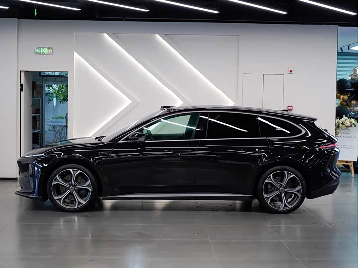 Фото 4 - Nio ET5T