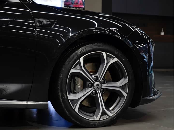 Фото 7 - Nio ET5T