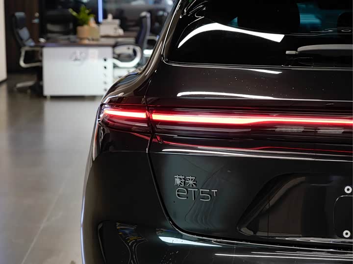 Фото 9 - Nio ET5T