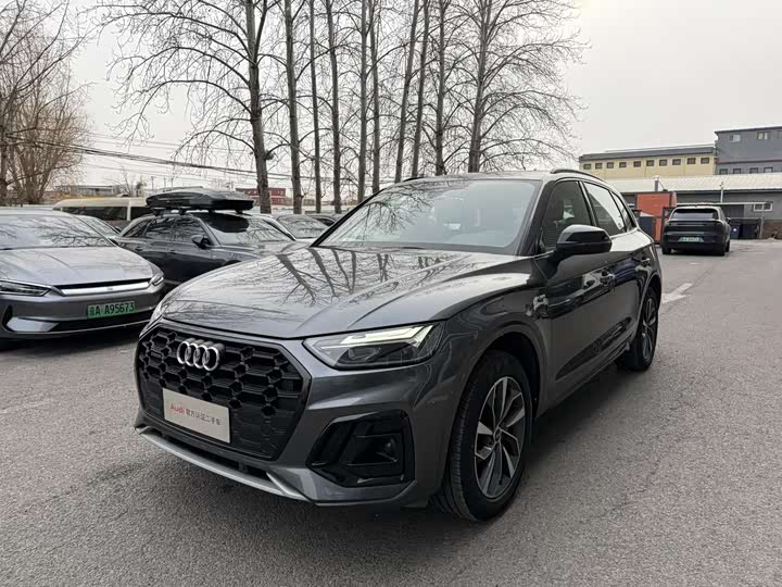 Фото 1 - Audi Q5L